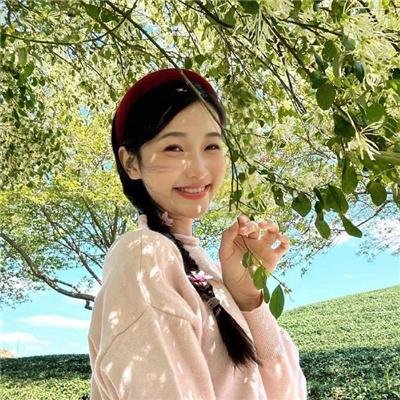 裸女游城